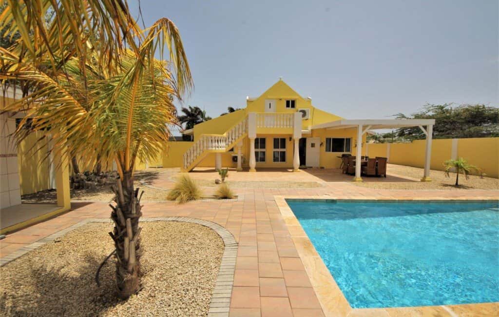 Palm Beach, Walking distance to Beach, shopping malls, restaurants, from this Villa with Pool, Available January 1, 2023 — photo 1